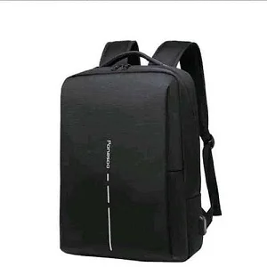 Ponasoo Anti-Theft Laptop Bag with Charging Port - Black