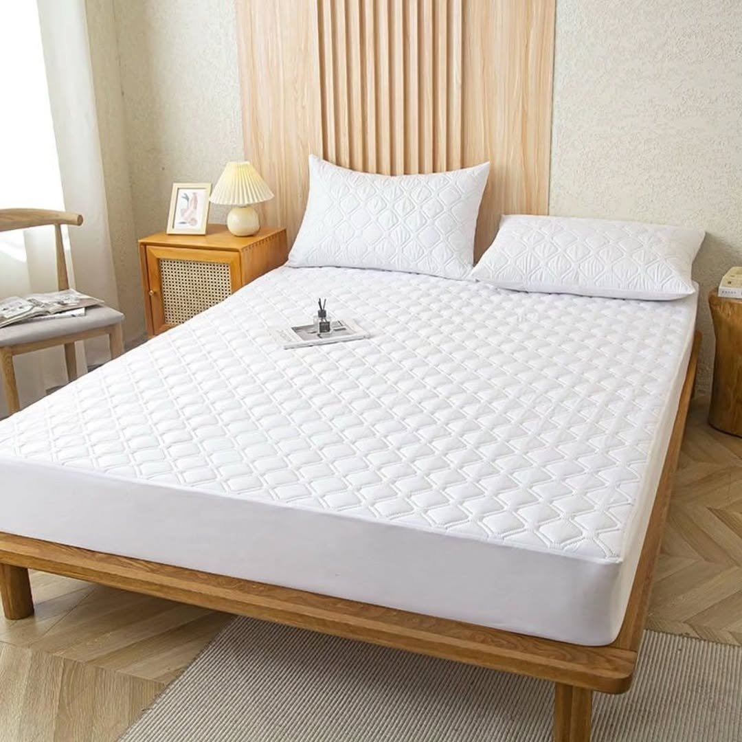 6*6 Quilted Water Proof Mattress Protector-- white