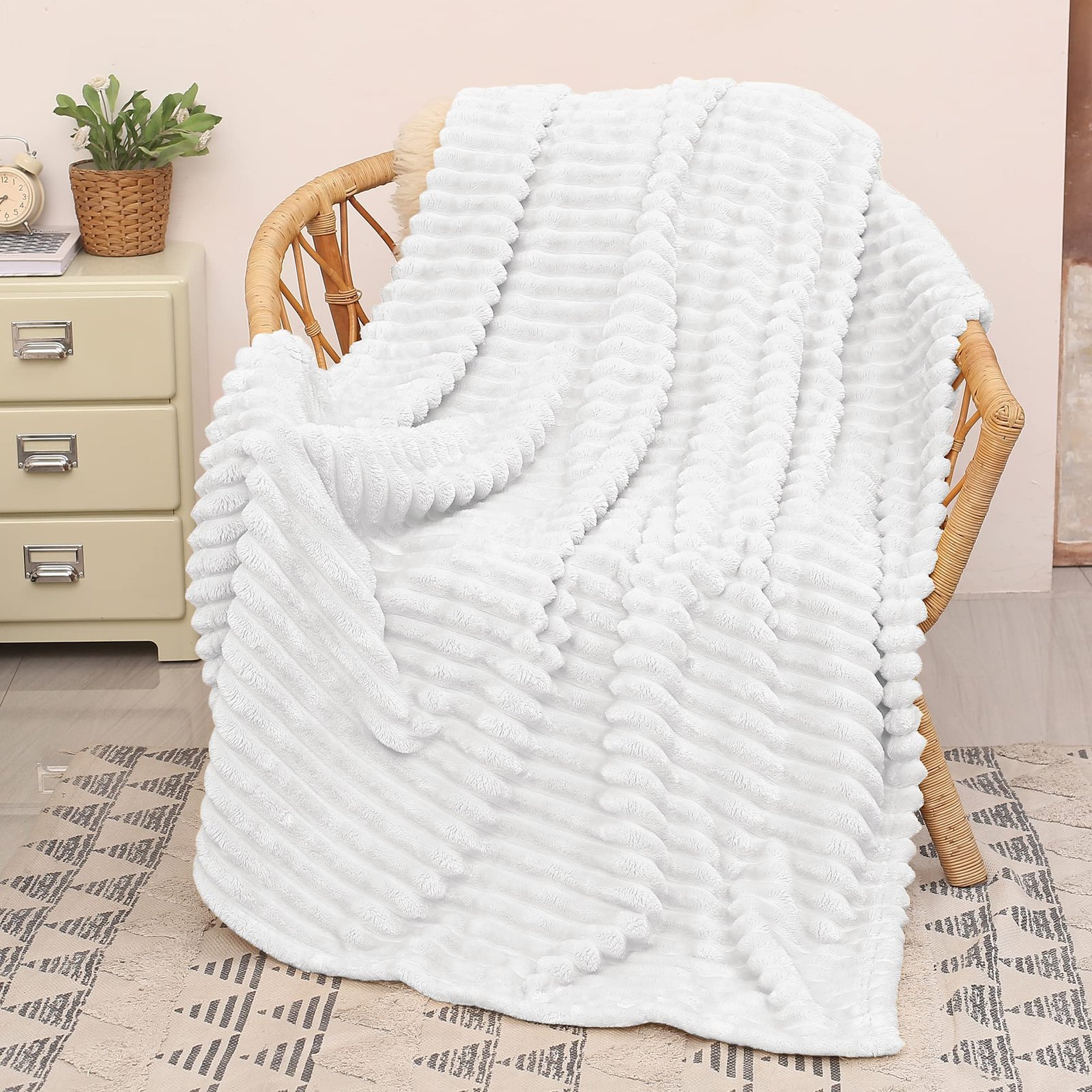 5*6 Soft Fleece Blanket Fit - White