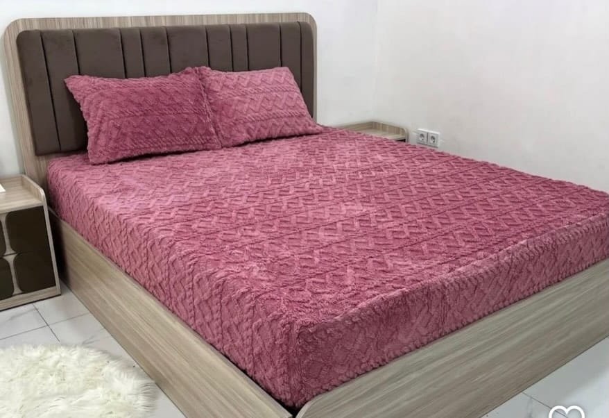 5x6 Mattress cover with 2pillowcases - Maroon